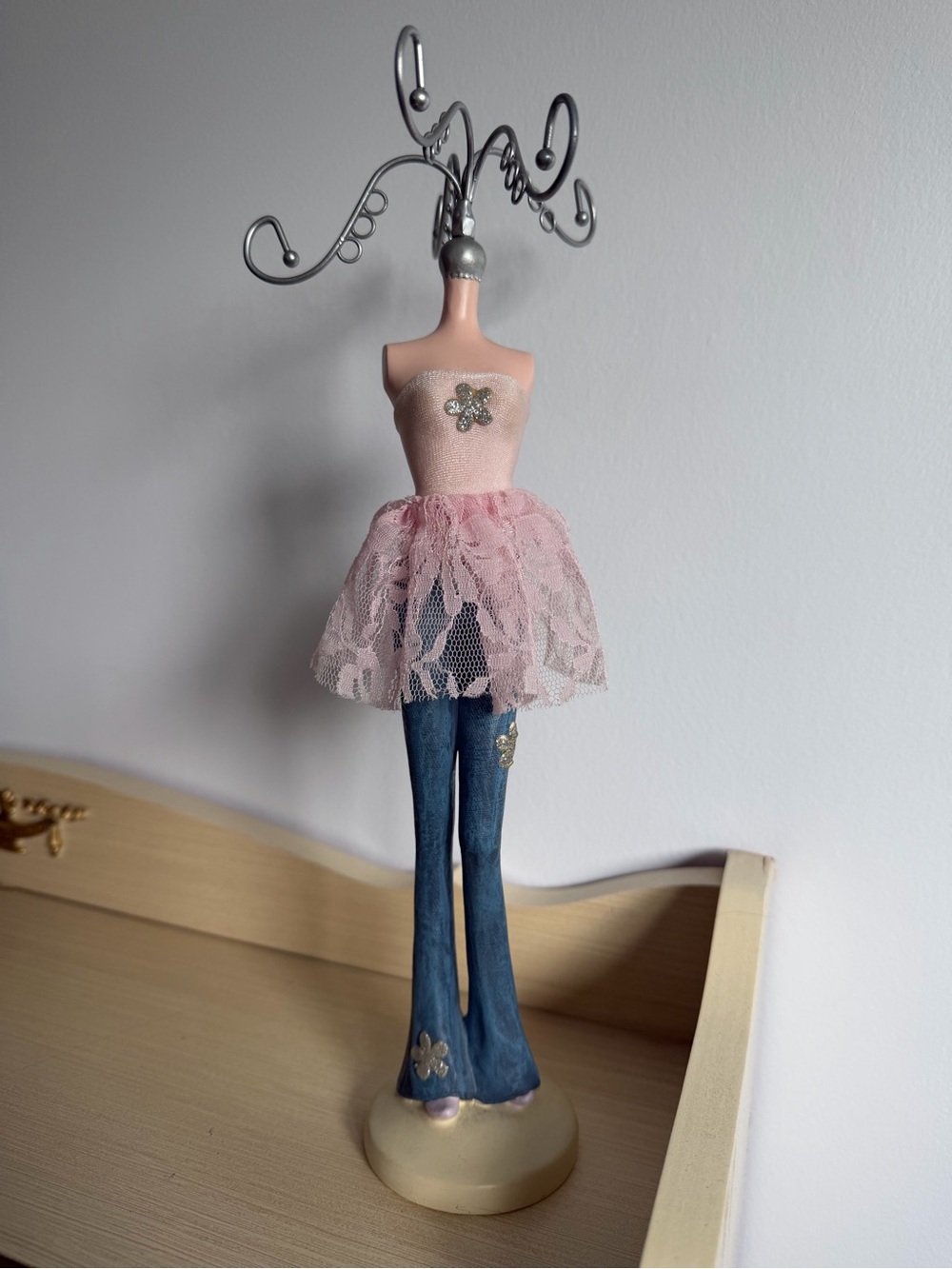 Y2K Girl Body Jewelry Stand grunge room decor